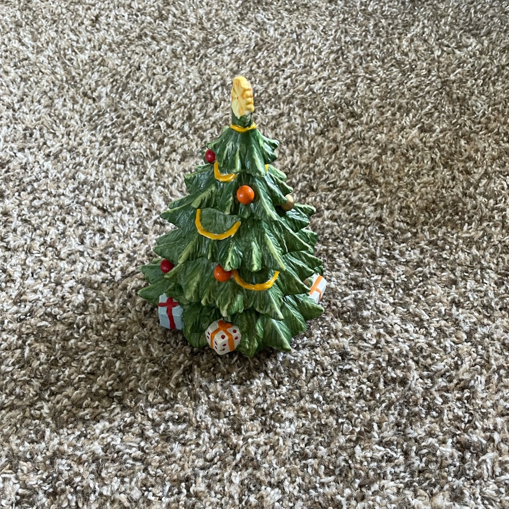 Berman & Anderson 1974 Musical Christmas tree